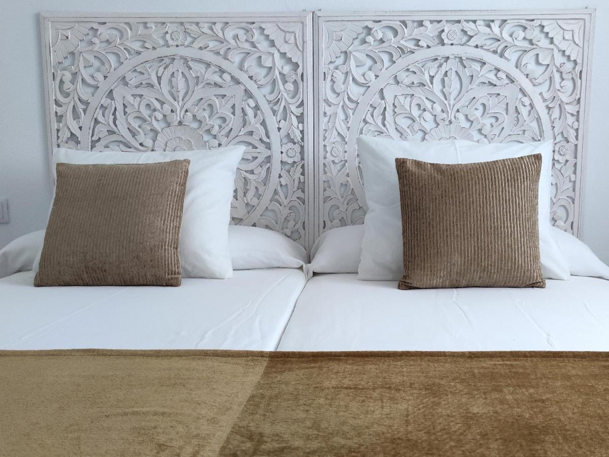 La Posada De Lola - Adults Only Hotel โบโลเนีย ภายนอก รูปภาพ