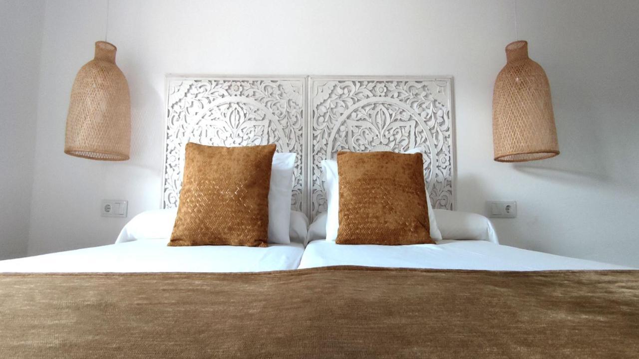 La Posada De Lola - Adults Only Hotel โบโลเนีย ภายนอก รูปภาพ