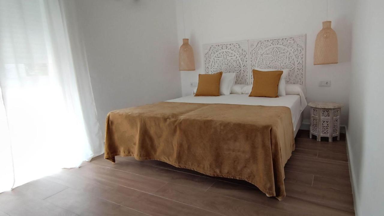 La Posada De Lola - Adults Only Hotel โบโลเนีย ภายนอก รูปภาพ