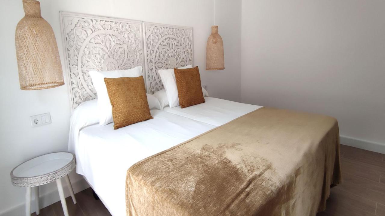 La Posada De Lola - Adults Only Hotel โบโลเนีย ภายนอก รูปภาพ