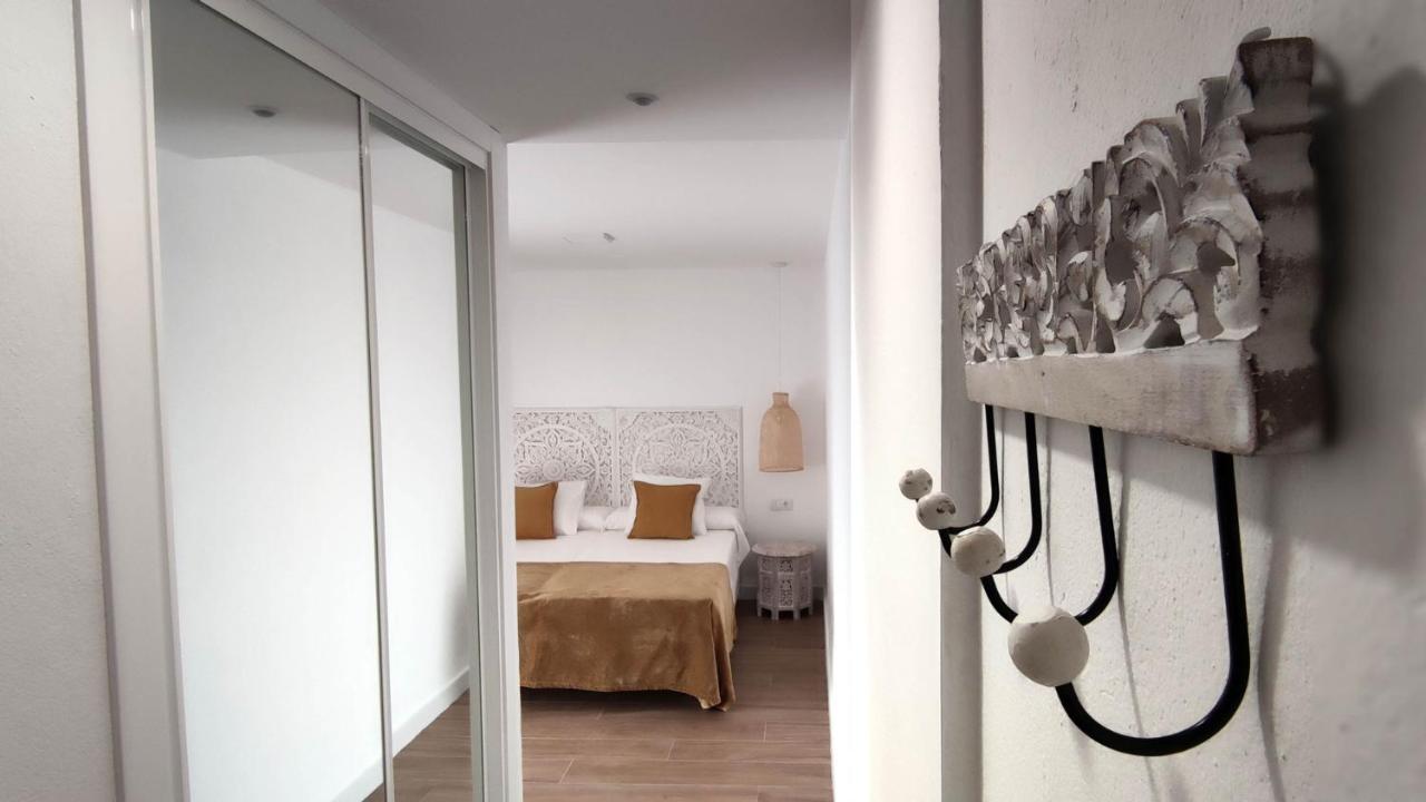La Posada De Lola - Adults Only Hotel โบโลเนีย ภายนอก รูปภาพ