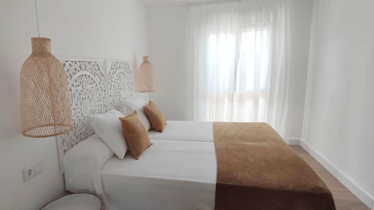 La Posada De Lola - Adults Only Hotel โบโลเนีย ภายนอก รูปภาพ