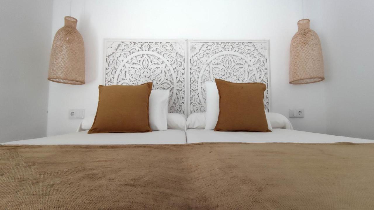 La Posada De Lola - Adults Only Hotel โบโลเนีย ภายนอก รูปภาพ