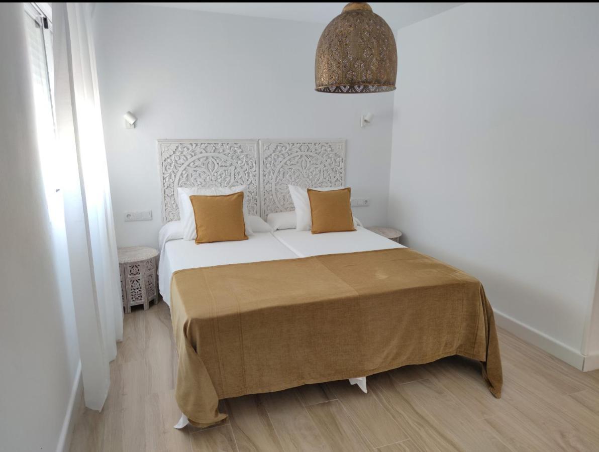 La Posada De Lola - Adults Only Hotel โบโลเนีย ภายนอก รูปภาพ