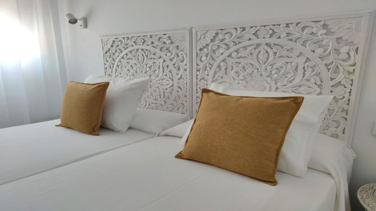 La Posada De Lola - Adults Only Hotel โบโลเนีย ภายนอก รูปภาพ