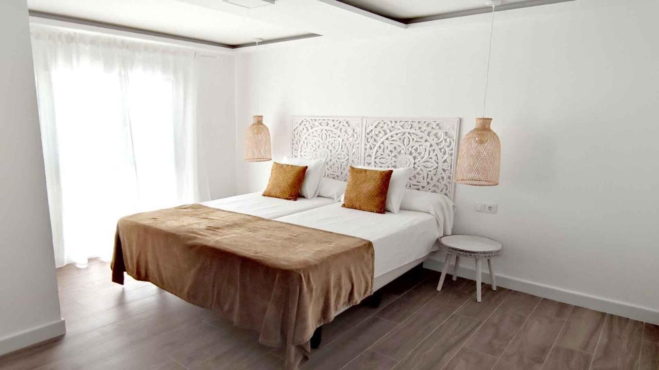 La Posada De Lola - Adults Only Hotel โบโลเนีย ภายนอก รูปภาพ