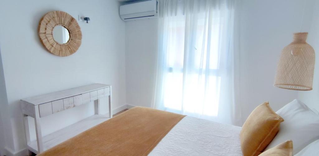 La Posada De Lola - Adults Only Hotel โบโลเนีย ภายนอก รูปภาพ